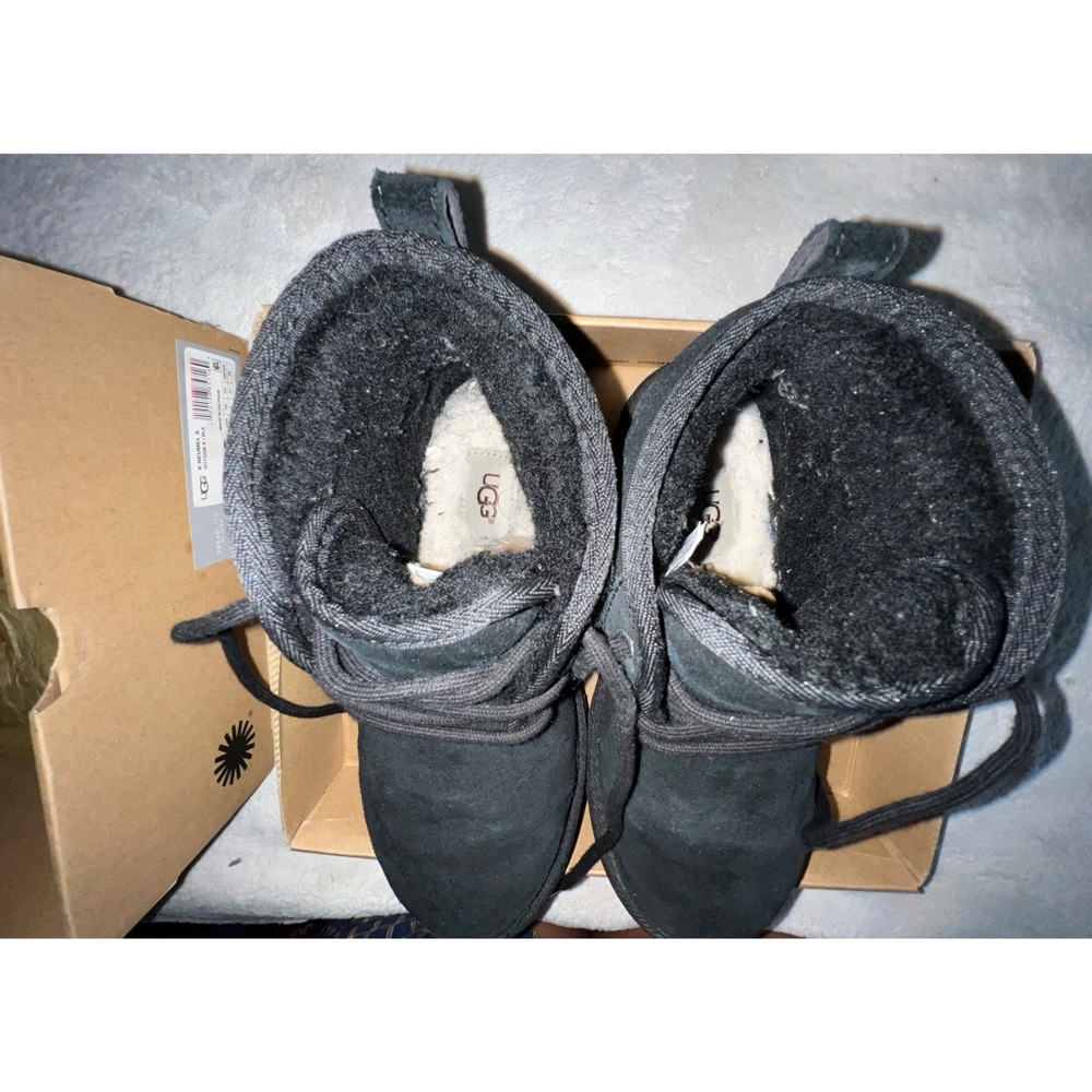 Men’s UGGs Neumel Black Ankle Boots - Picture 3 of 9
